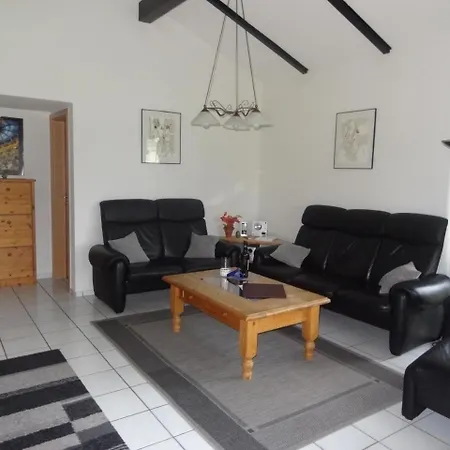Mit Garten, Terrasse Und Grill Holiday home *