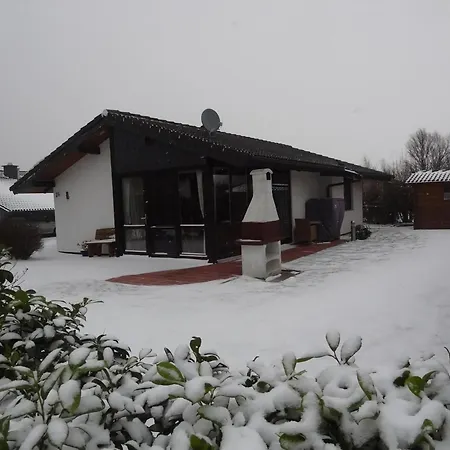 Mit Garten, Terrasse Und Grill Holiday home